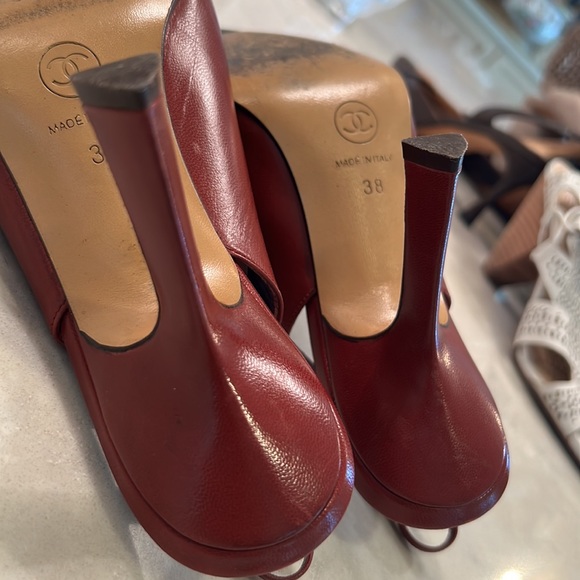 CHANEL Camellia Applique Slingbacks - Size 38 - Picture 5 of 5